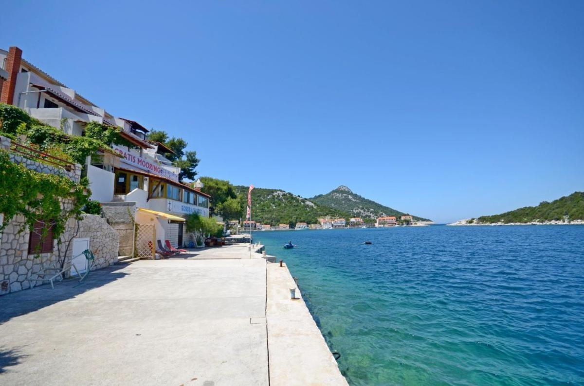 Apartments And Rooms Barbara Lastovo Exterior foto