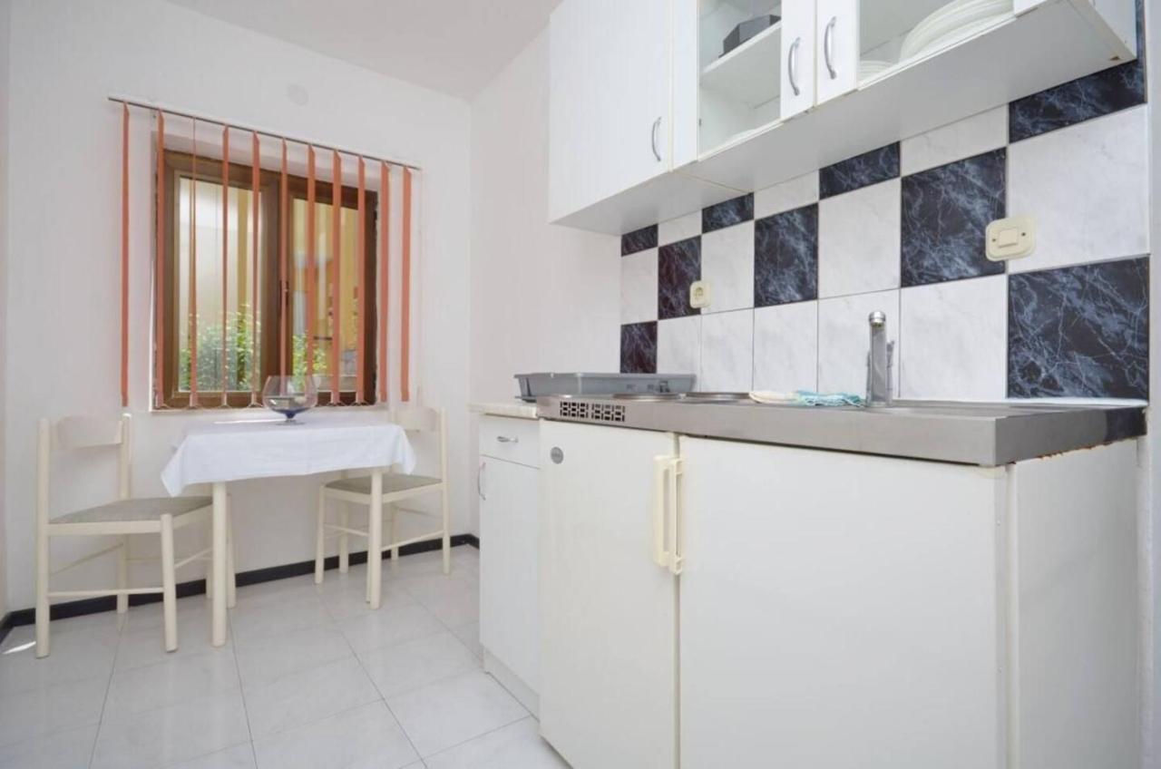 Apartments And Rooms Barbara Lastovo Exterior foto