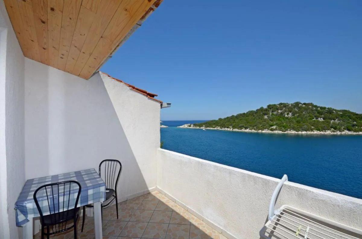 Apartments And Rooms Barbara Lastovo Exterior foto